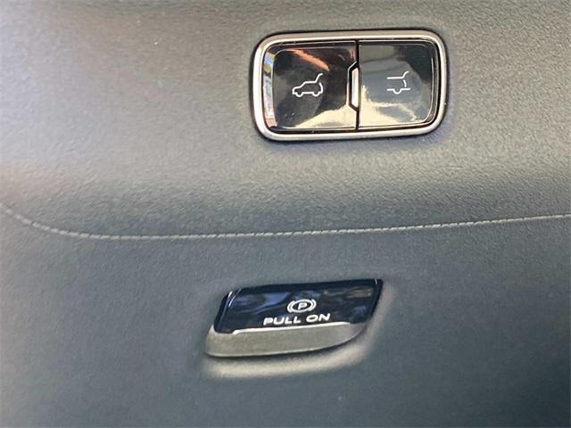 new 2025 Lincoln Navigator car, priced at $105,085