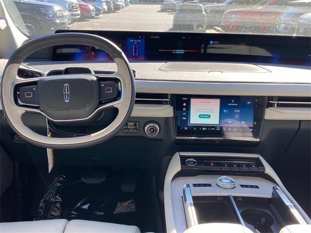 new 2025 Lincoln Navigator car, priced at $105,085