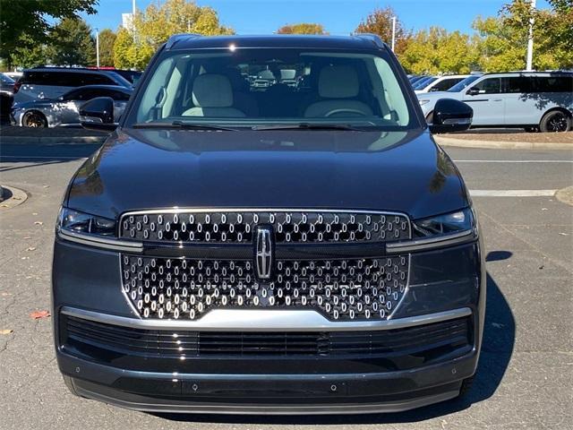 new 2025 Lincoln Navigator car, priced at $105,085