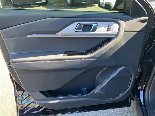 new 2025 Ford Explorer car, priced at $40,805