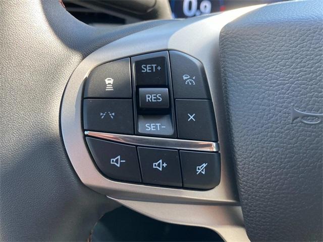 new 2025 Ford Explorer car, priced at $40,805