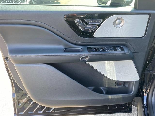 new 2025 Lincoln Aviator car, priced at $70,543