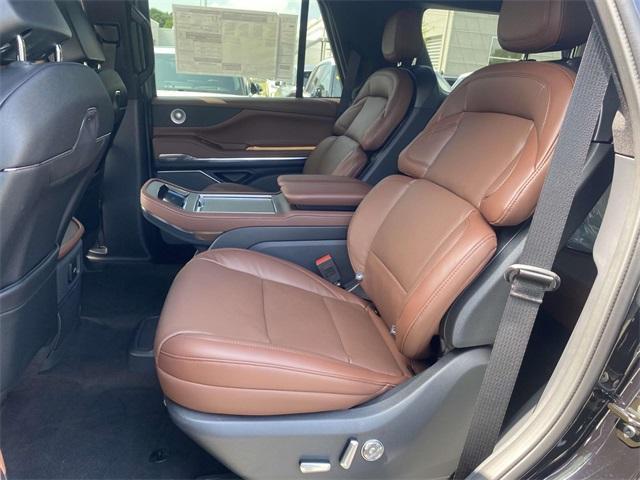 new 2025 Lincoln Navigator car, priced at $105,935