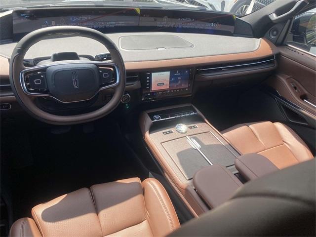 new 2025 Lincoln Navigator car, priced at $105,935