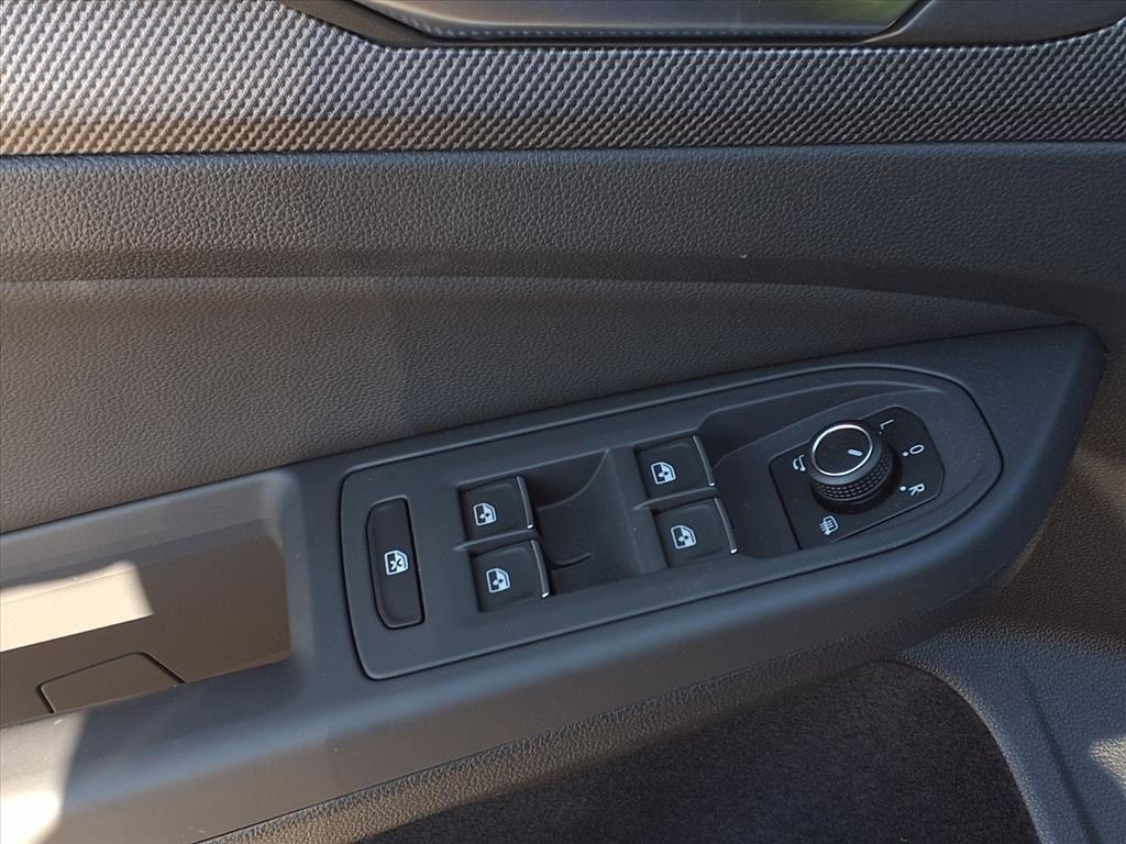 new 2025 Volkswagen Golf GTI car, priced at $39,346