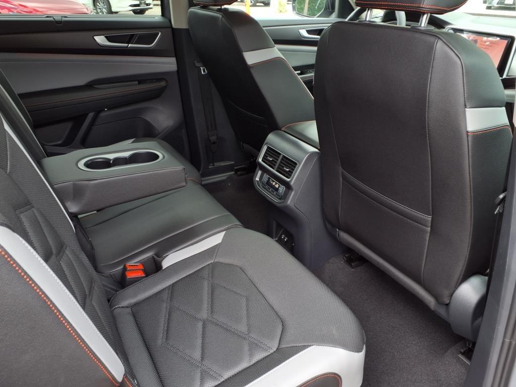 new 2025 Volkswagen Atlas car, priced at $47,636