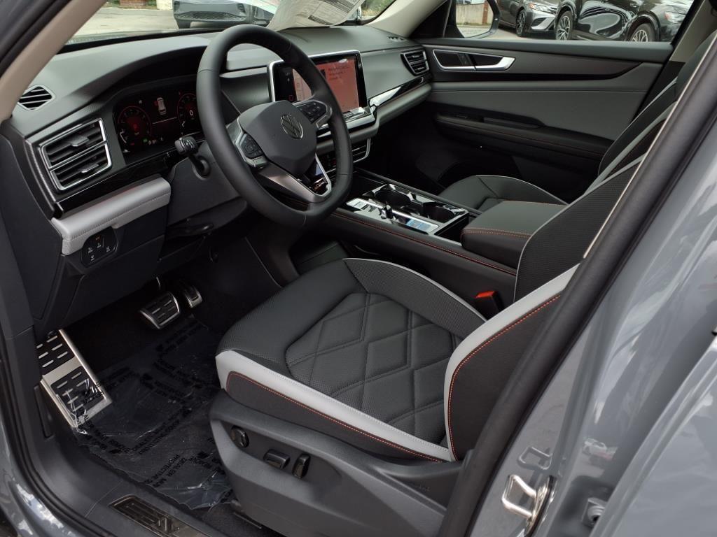 new 2025 Volkswagen Atlas car, priced at $47,636