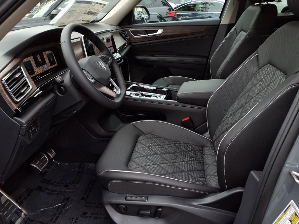 new 2025 Volkswagen Atlas car, priced at $55,689