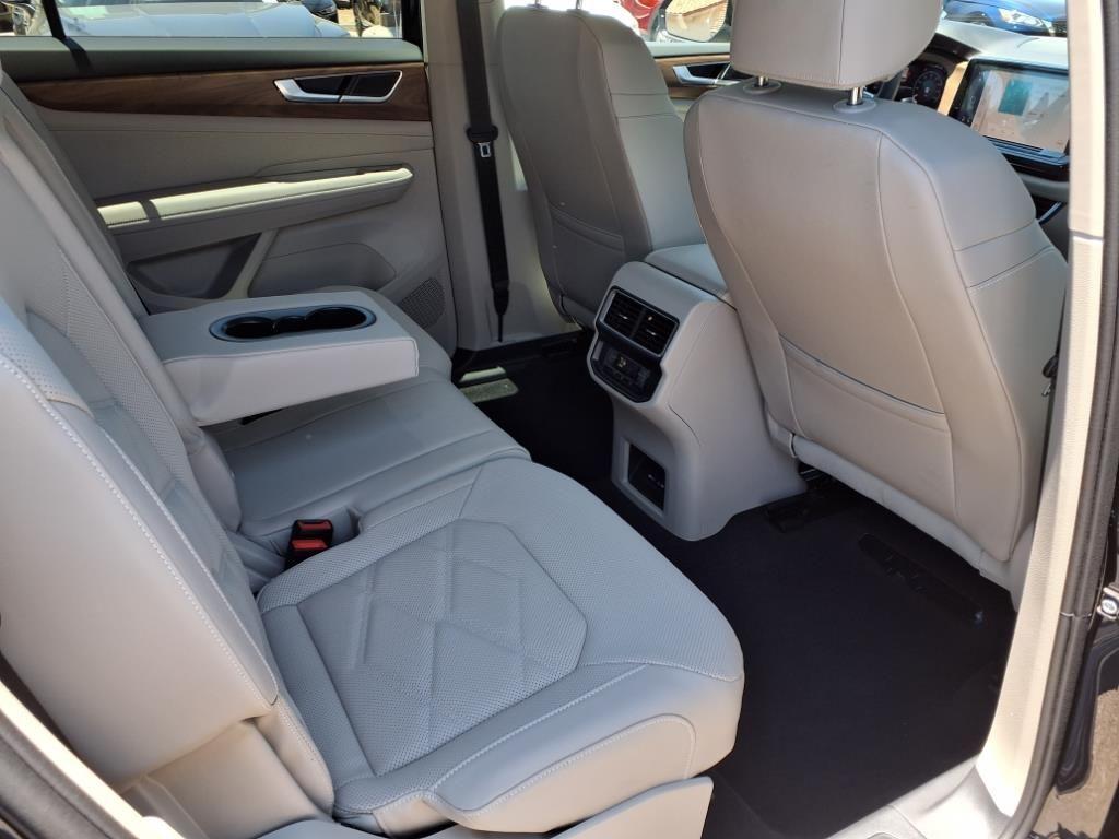 new 2025 Volkswagen Atlas car, priced at $35,625
