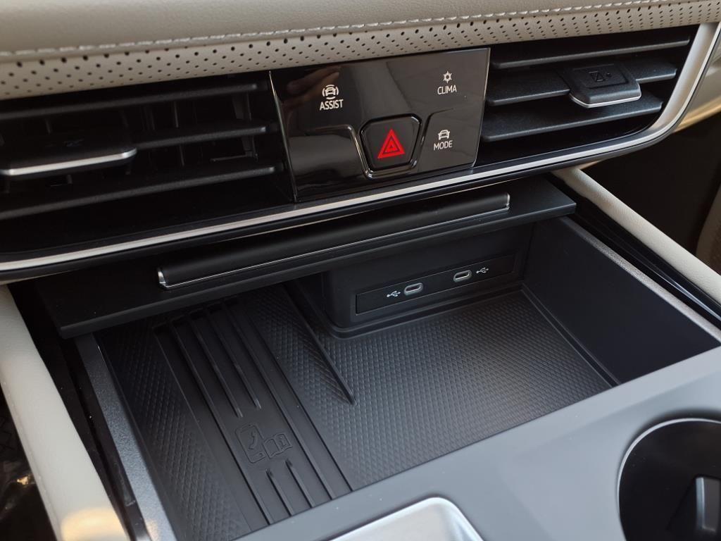 new 2025 Volkswagen Atlas car, priced at $35,625