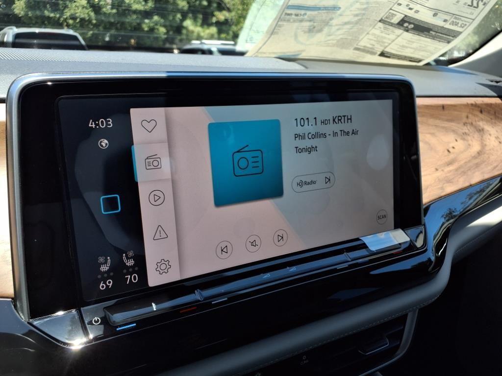 new 2025 Volkswagen Atlas car, priced at $35,625
