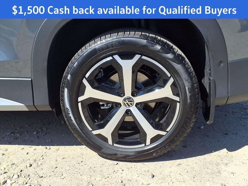 new 2025 Volkswagen Tiguan car, priced at $32,894