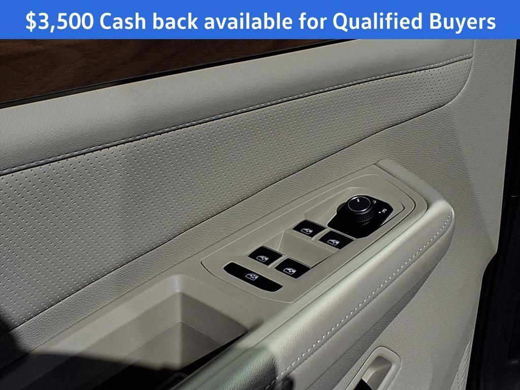 new 2025 Volkswagen Atlas car, priced at $41,346