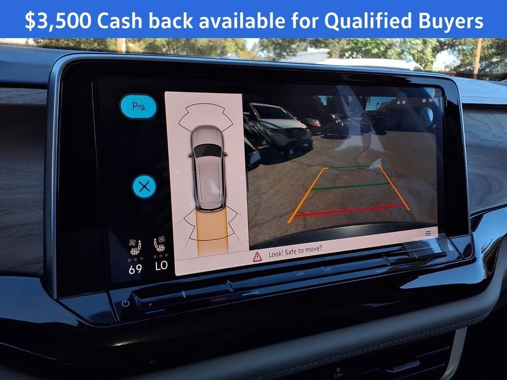 new 2025 Volkswagen Atlas car, priced at $41,346