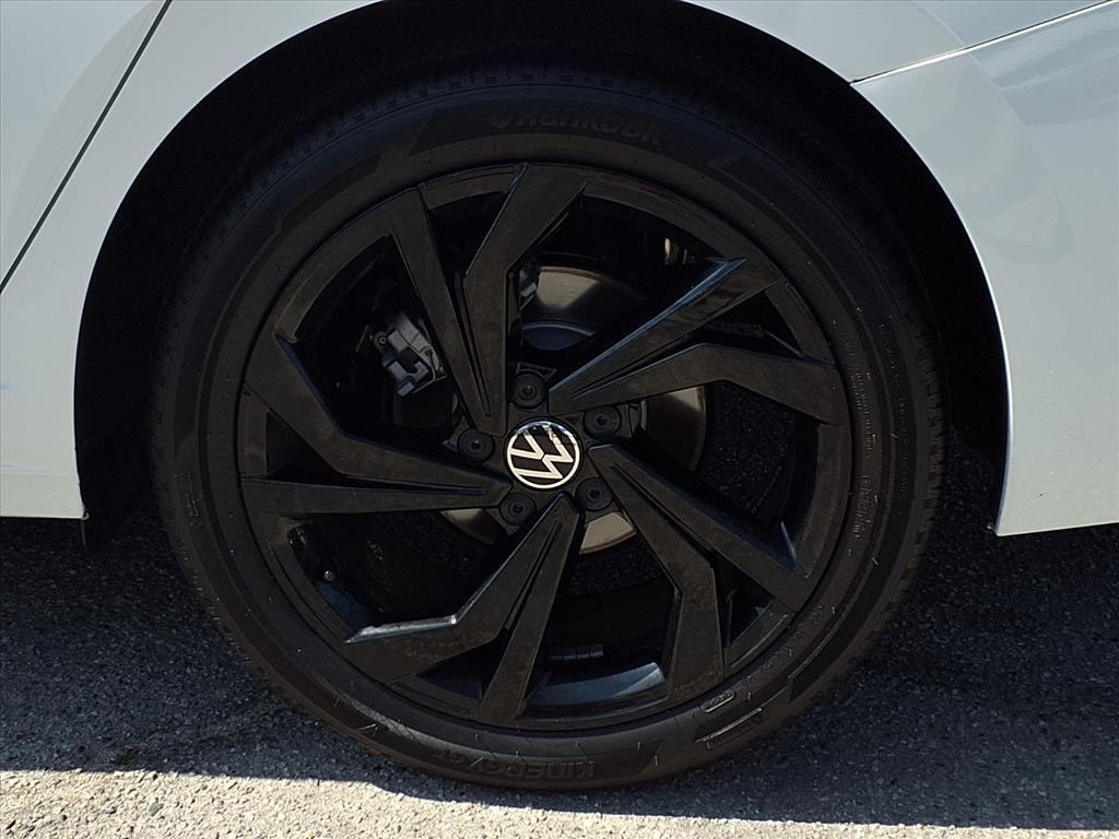 used 2025 Volkswagen Jetta car, priced at $24,900