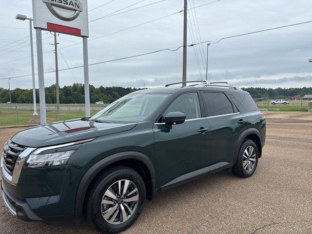 used 2024 Nissan Pathfinder car, priced at $35,000