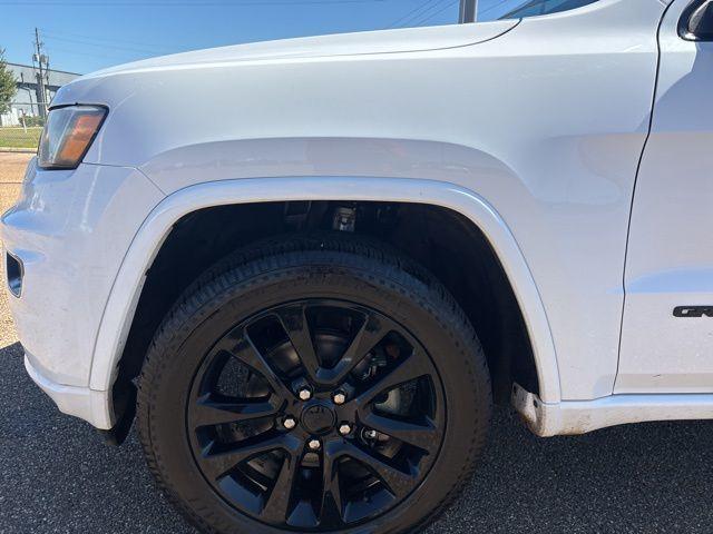 used 2017 Jeep Grand Cherokee car, priced at $9,000