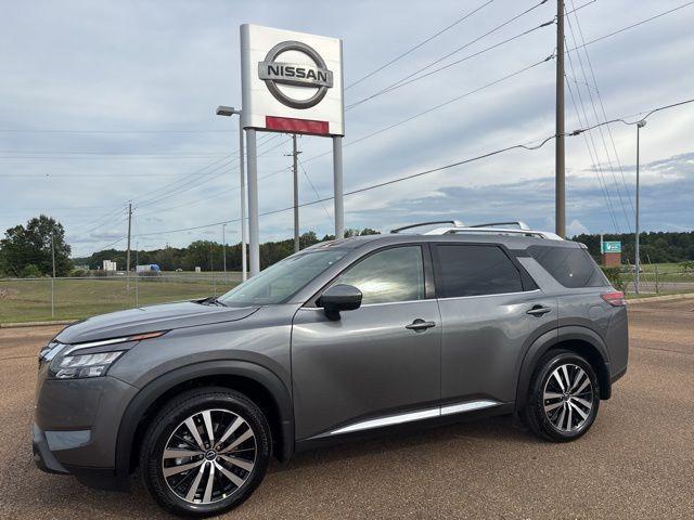 new 2025 Nissan Pathfinder car, priced at $43,530
