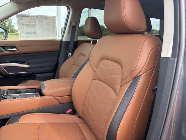 new 2025 Nissan Pathfinder car, priced at $43,530