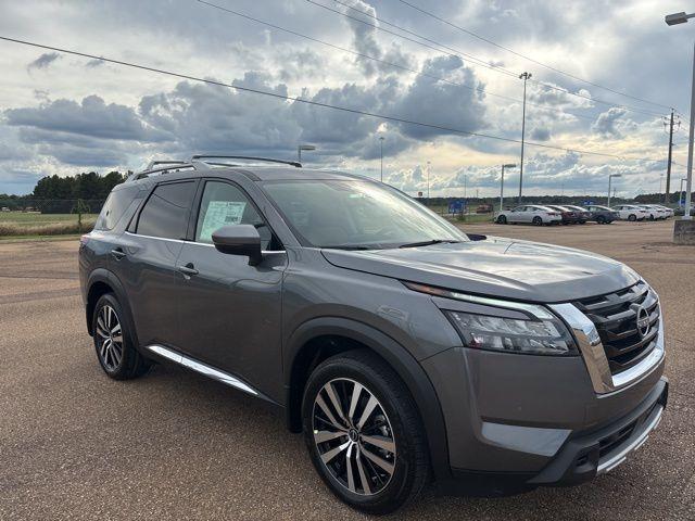 new 2025 Nissan Pathfinder car, priced at $43,530
