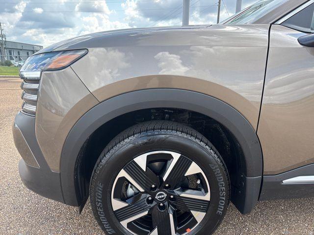 new 2025 Nissan Kicks car, priced at $26,252