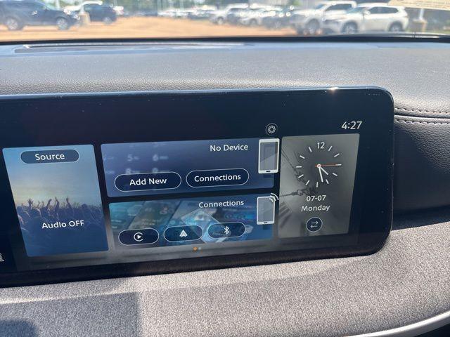new 2025 Nissan Kicks car, priced at $24,990