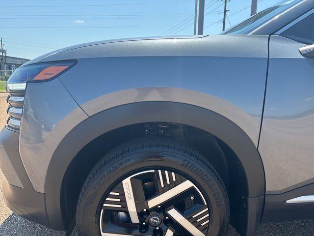 new 2025 Nissan Kicks car, priced at $24,990