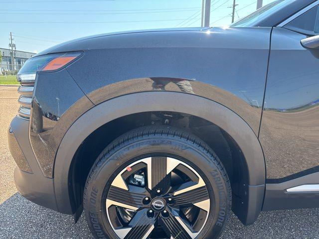 new 2025 Nissan Kicks car, priced at $26,175