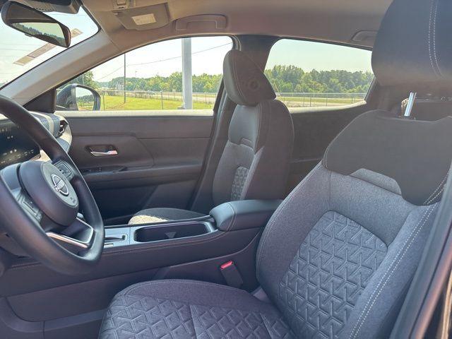 new 2025 Nissan Kicks car, priced at $26,175