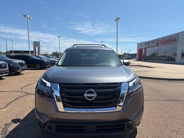 new 2025 Nissan Pathfinder car, priced at $34,367