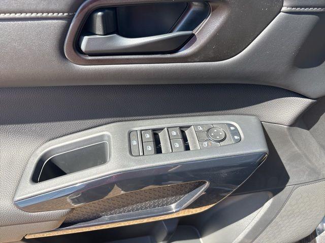 new 2025 Nissan Pathfinder car, priced at $34,367