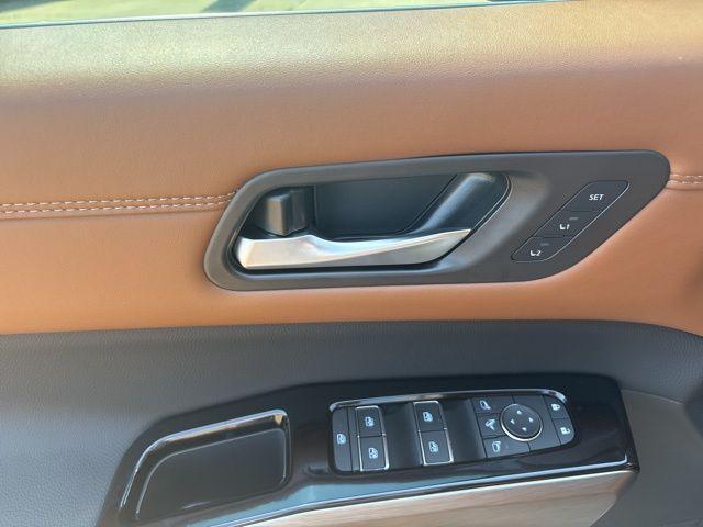 new 2025 Nissan Pathfinder car, priced at $44,316