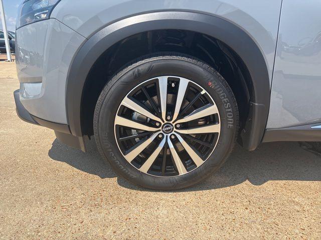 new 2025 Nissan Pathfinder car, priced at $44,316