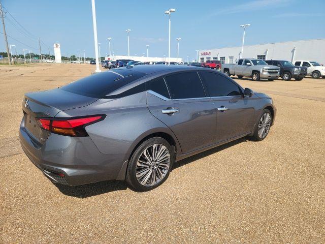 used 2025 Nissan Altima car, priced at $28,900