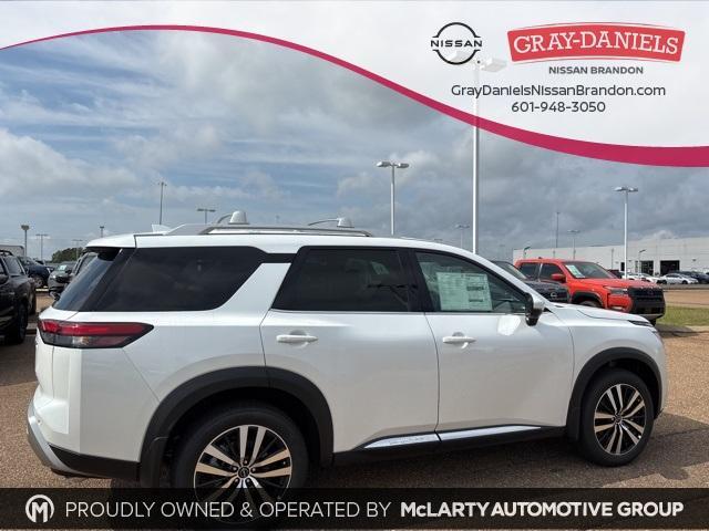 new 2025 Nissan Pathfinder car, priced at $51,056