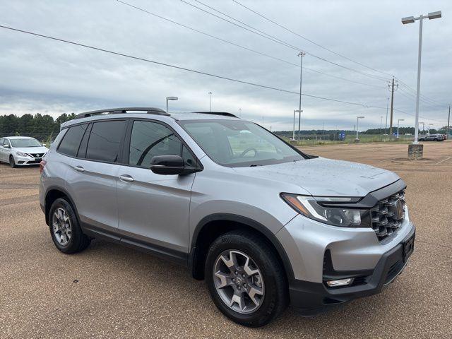 used 2022 Honda Passport car, priced at $28,600