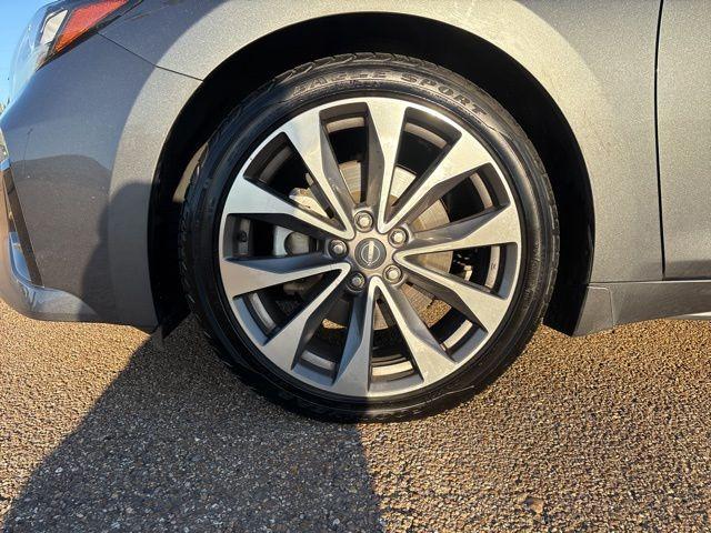 used 2023 Nissan Maxima car, priced at $27,700