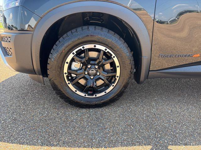 new 2025 Nissan Pathfinder car, priced at $38,863