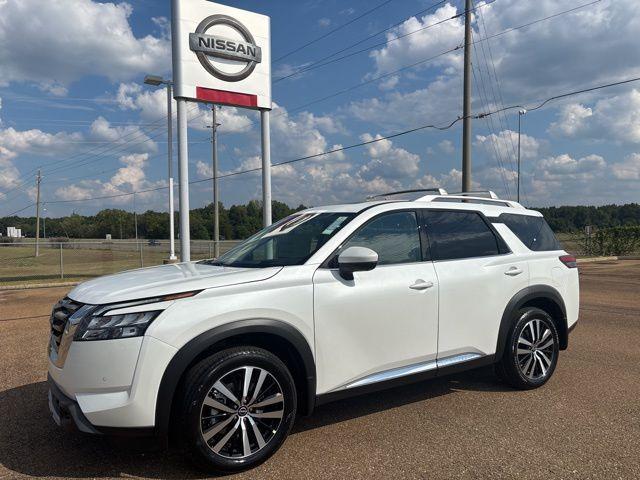 new 2025 Nissan Pathfinder car, priced at $43,934