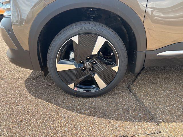 new 2025 Nissan Kicks car, priced at $25,903
