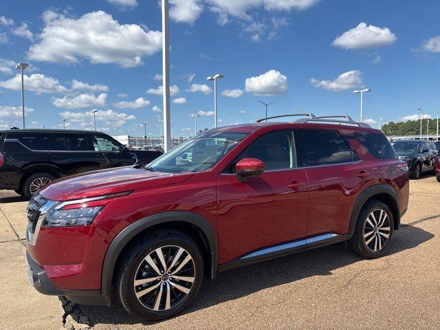 new 2025 Nissan Pathfinder car, priced at $46,618