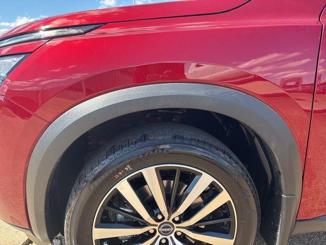 new 2025 Nissan Pathfinder car, priced at $45,618