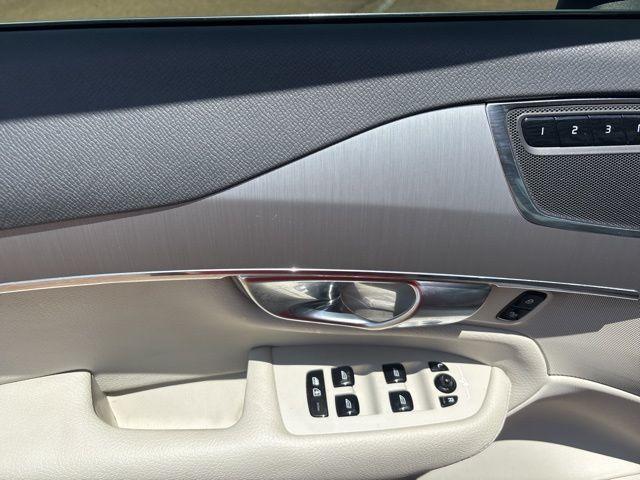 used 2022 Volvo XC90 car, priced at $25,500