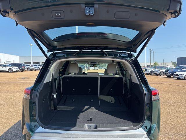 new 2025 Nissan Pathfinder car, priced at $37,026