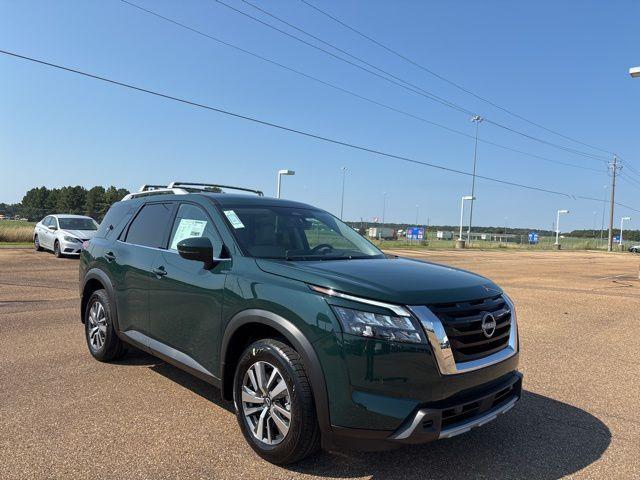 new 2025 Nissan Pathfinder car, priced at $37,026