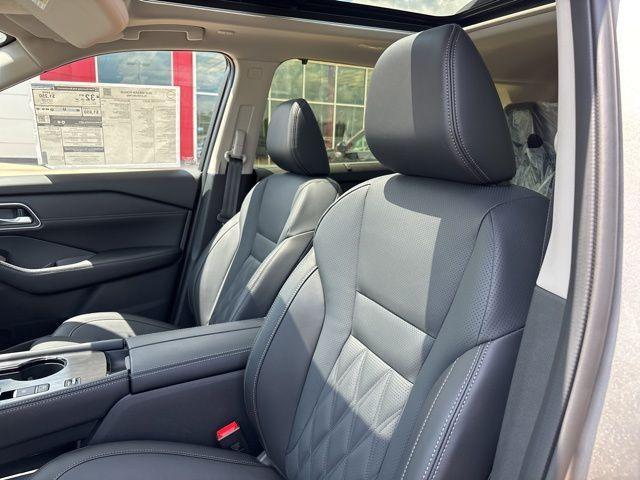 new 2025 Nissan Rogue car, priced at $40,021