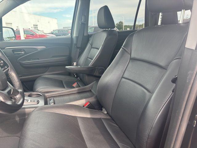 used 2022 Honda Pilot car, priced at $30,000