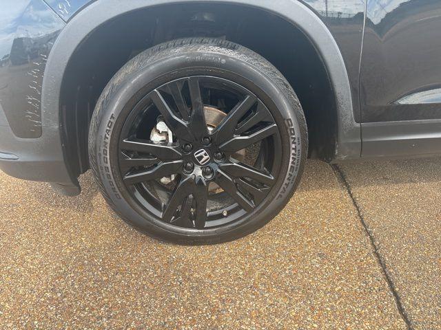 used 2022 Honda Pilot car, priced at $30,000