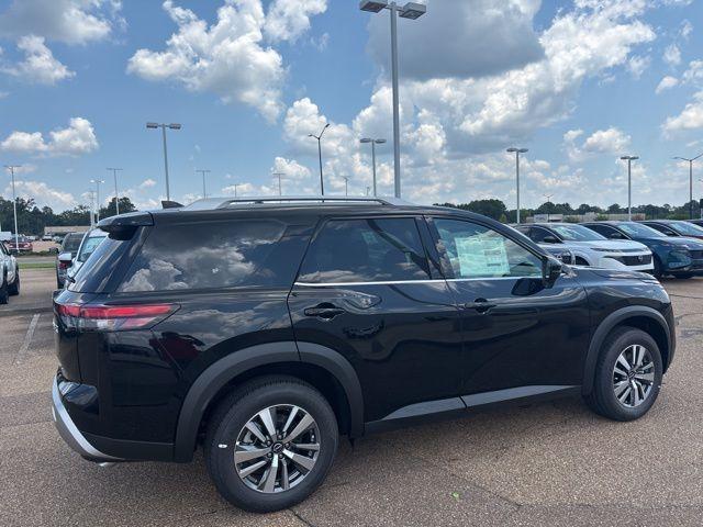 new 2025 Nissan Pathfinder car, priced at $40,930
