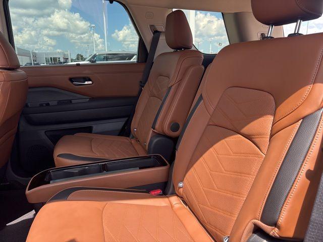 new 2025 Nissan Pathfinder car, priced at $49,027